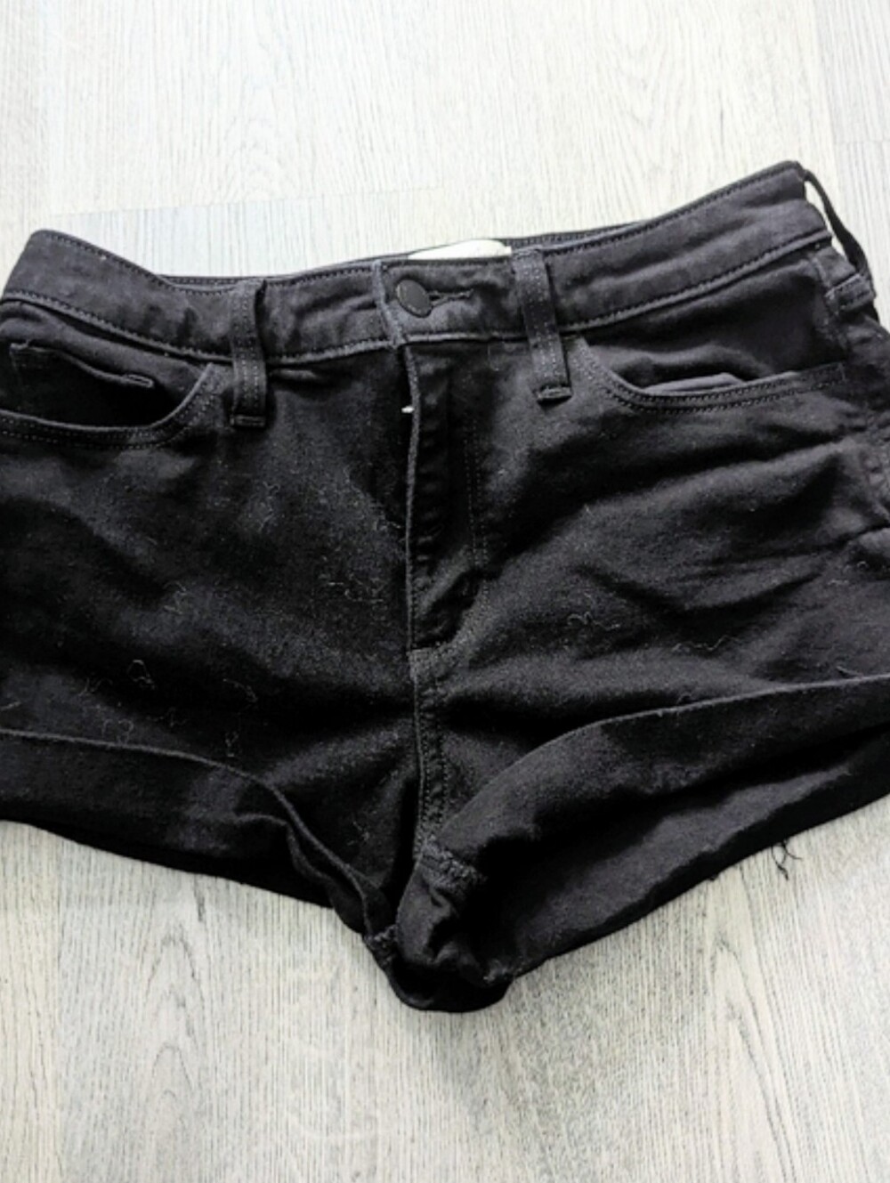 Universal Thread Black High Rise Stretch Denim Shorts Size 6